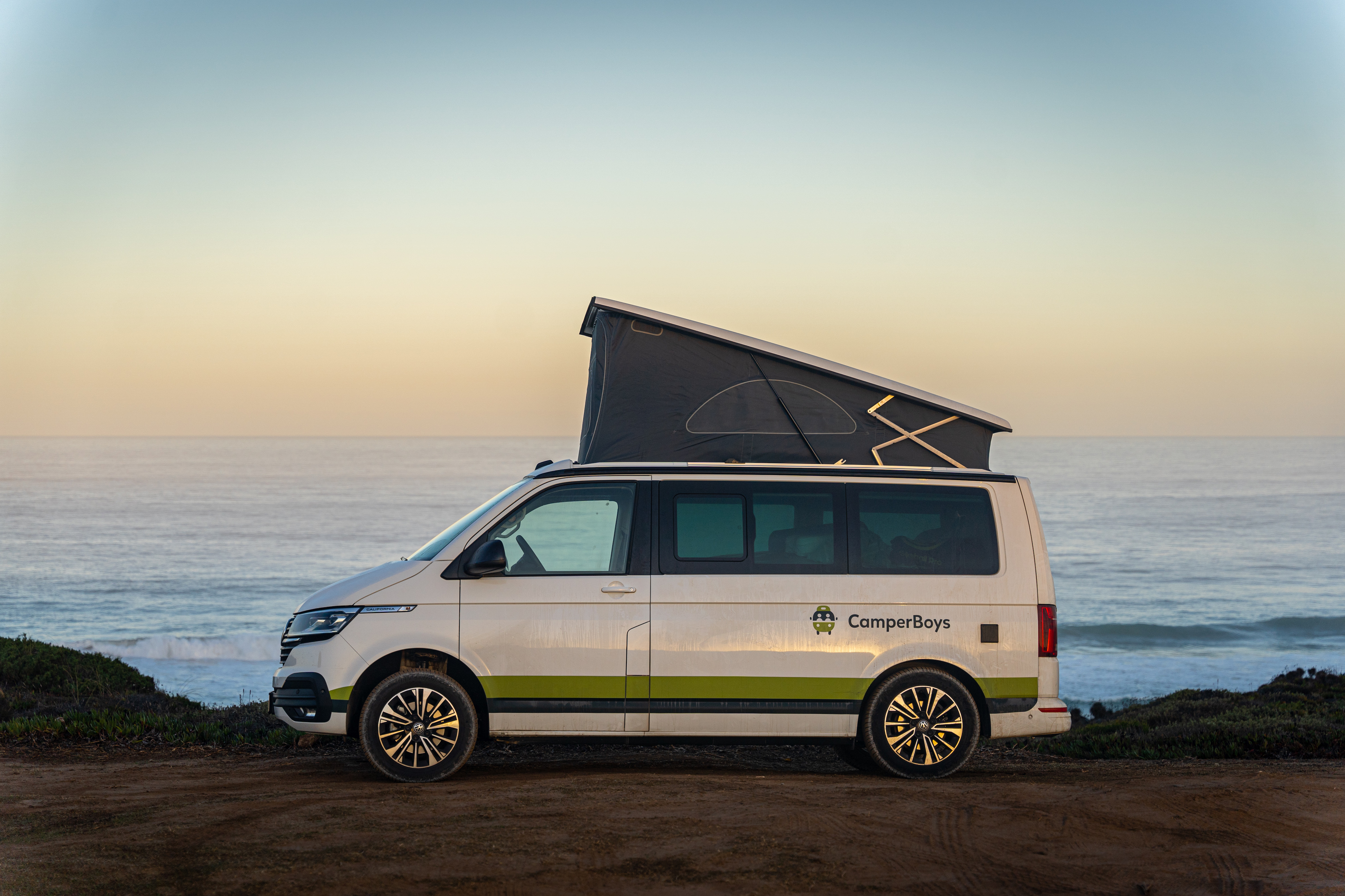 VW California Beach from the side