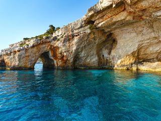 Temperatur und Klima - Kristallklare Bucht an griechischer Küste